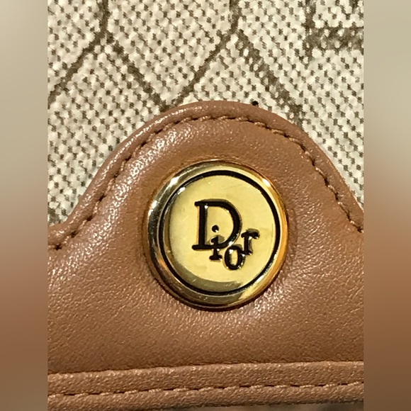 DIOR Honeycomb Leather Bifold Wallet 😍🔥 - Picture 5 of 17